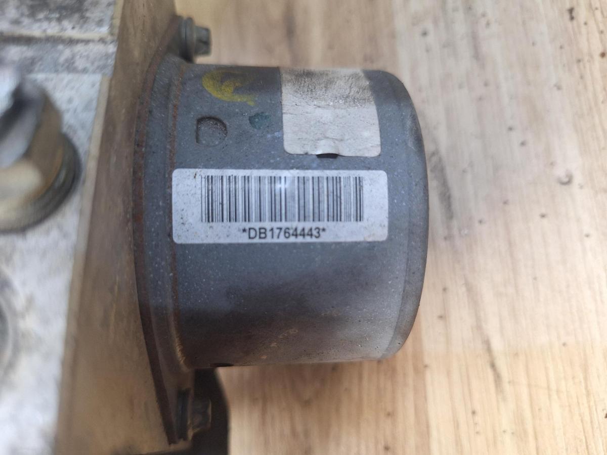 1000818974-part-image