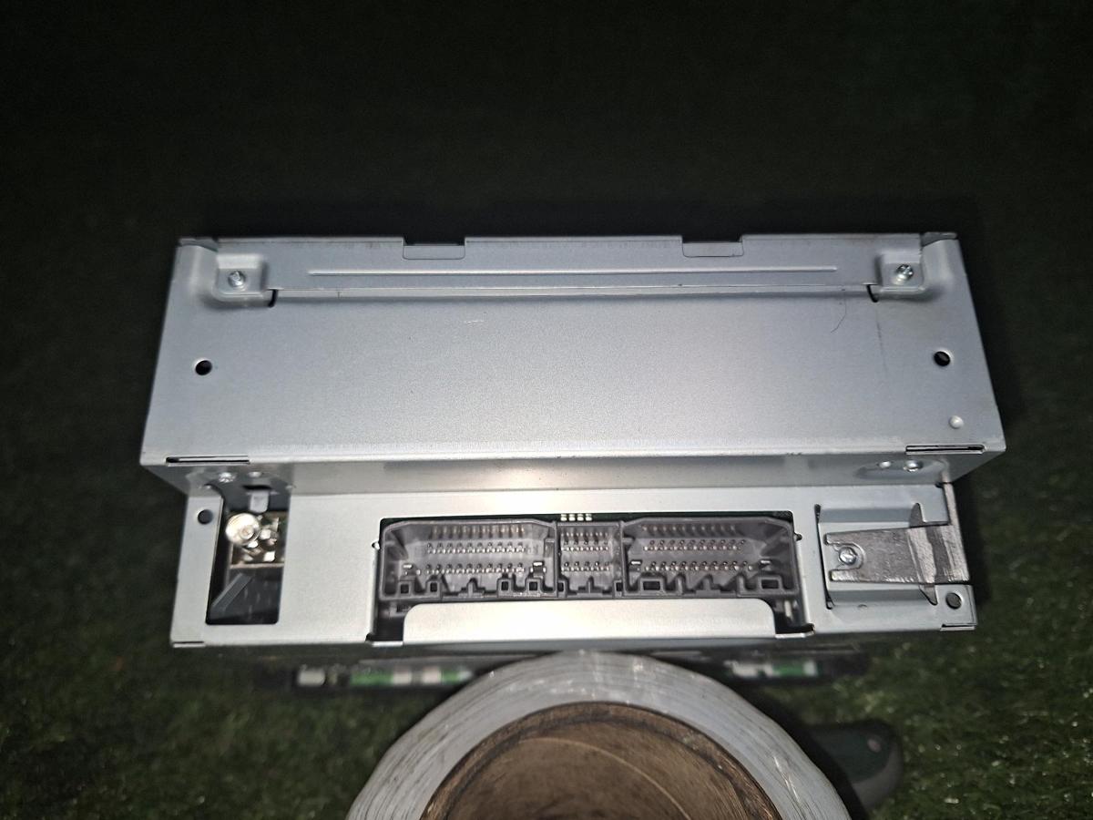 1000717543-part-image
