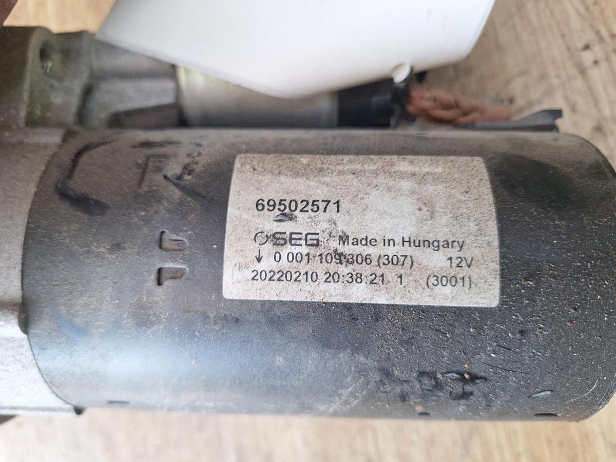 1000837208-part-image