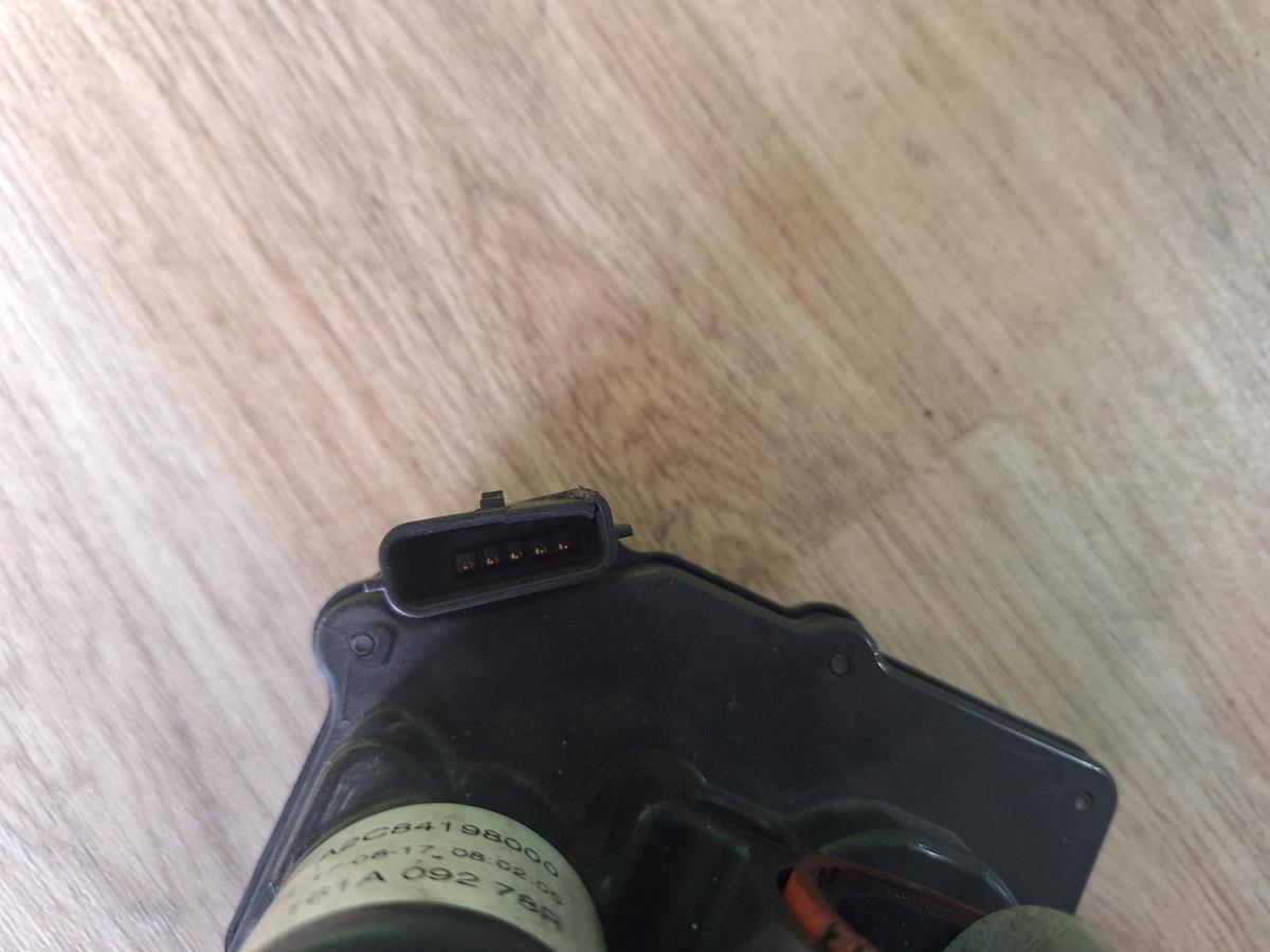1000542244-part-image
