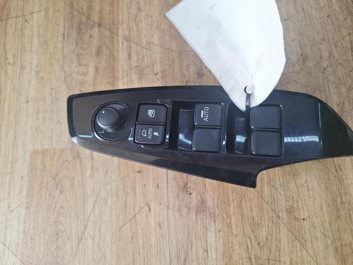 1000861478-part-image