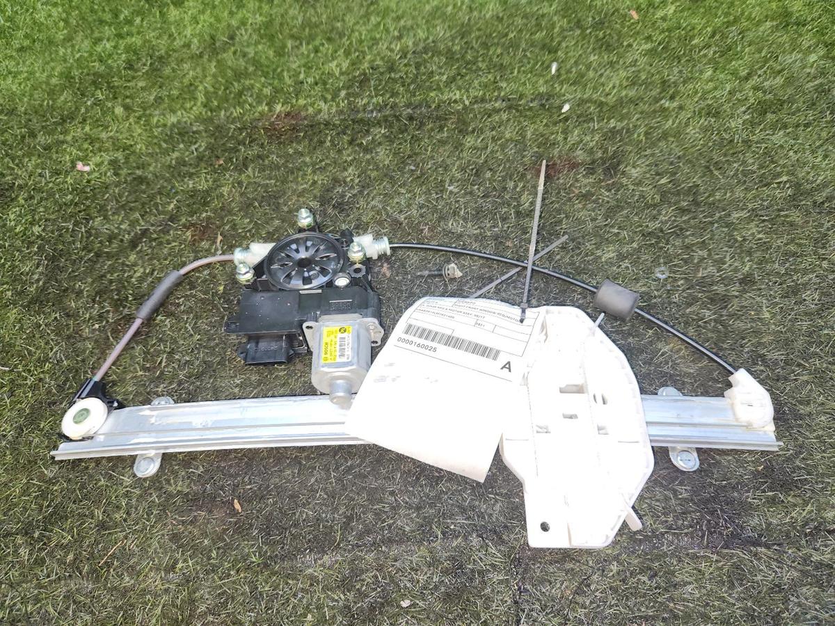 1000785846-part-image