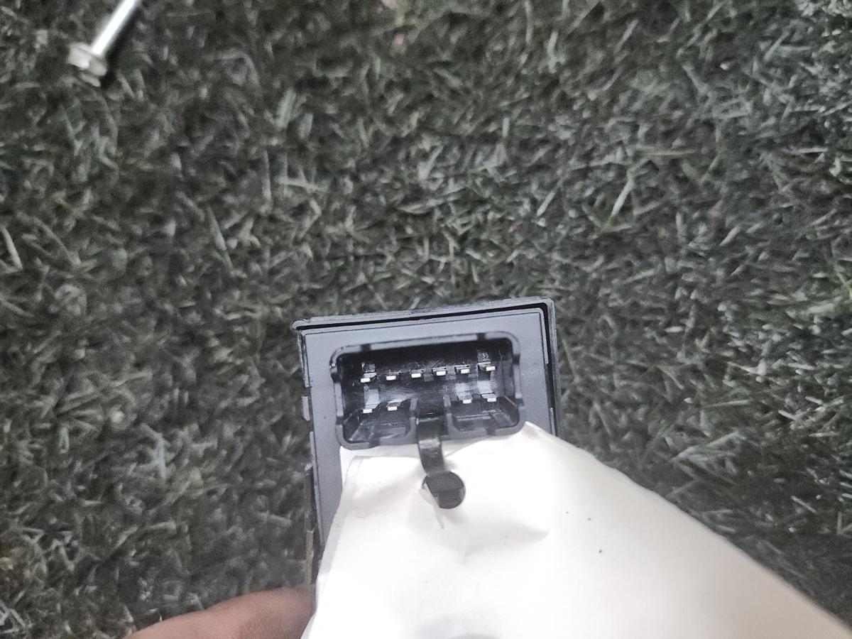 1000776266-part-image