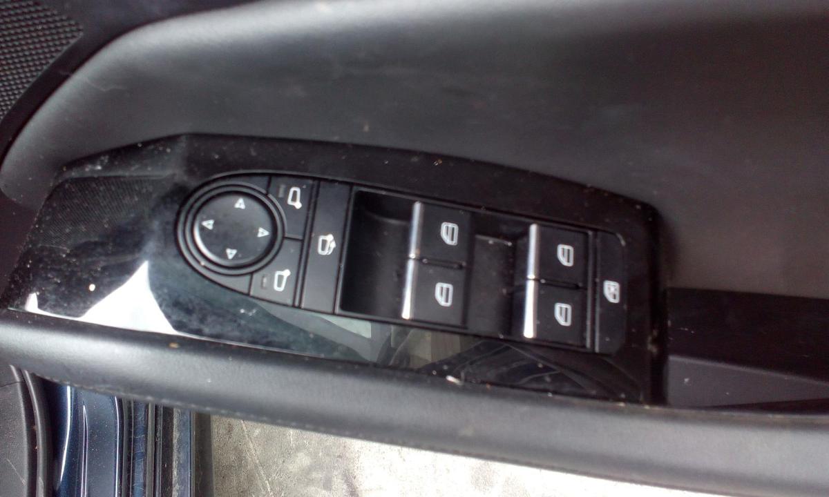 1000677315-part-image