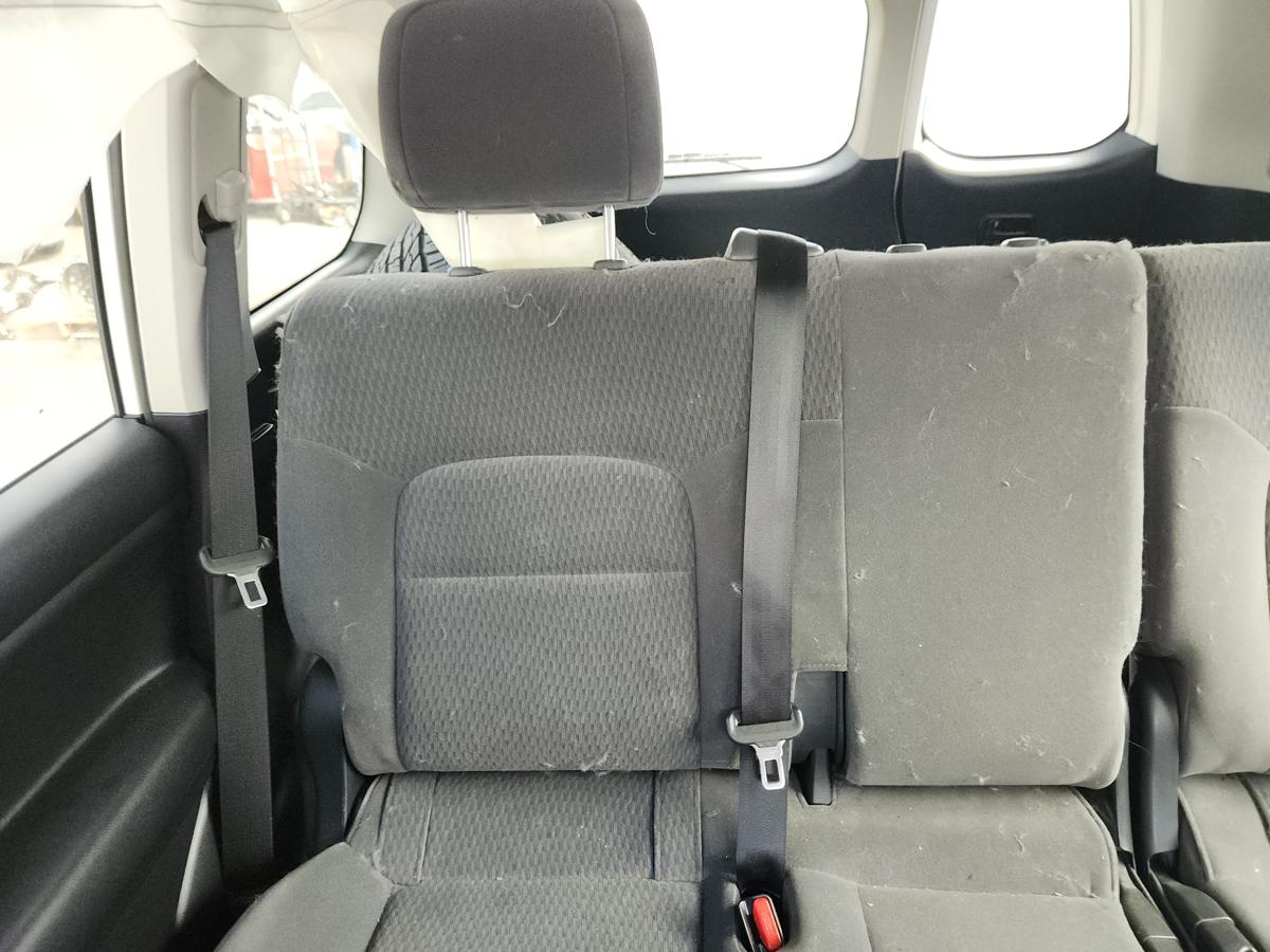 1000932301-2nd Seat (Rear Seat) Right