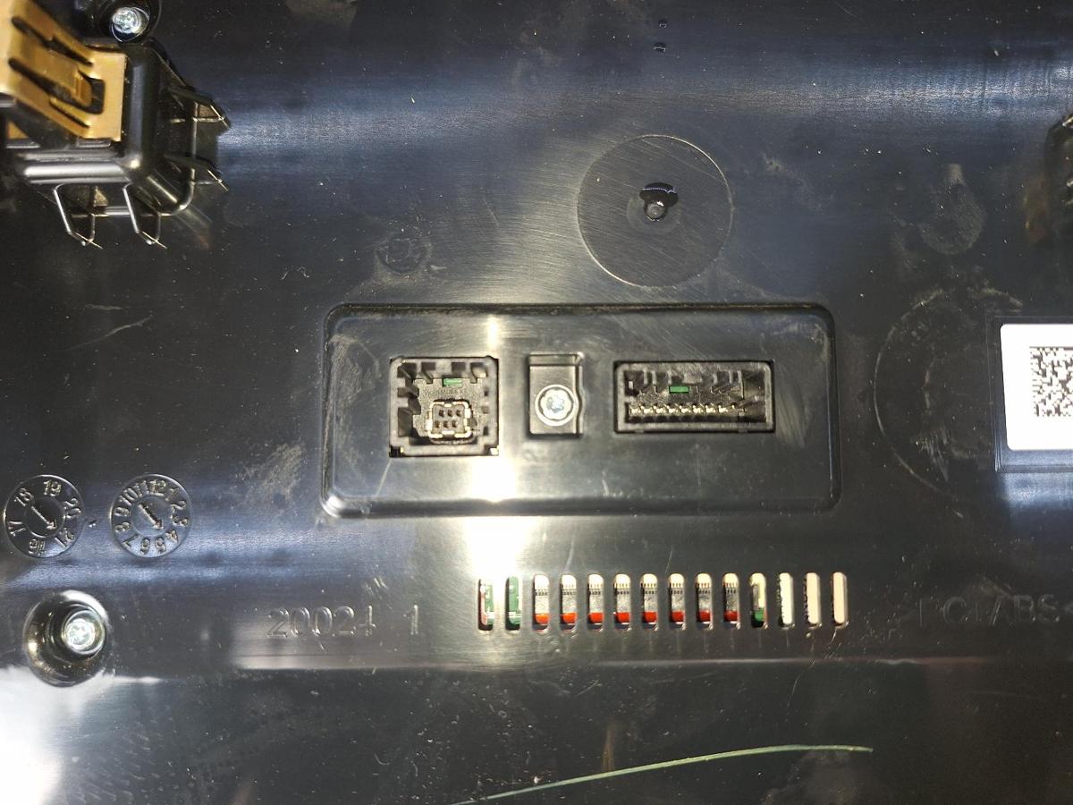 1000827446-part-image