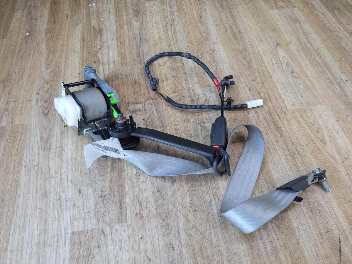 1000875819-part-image