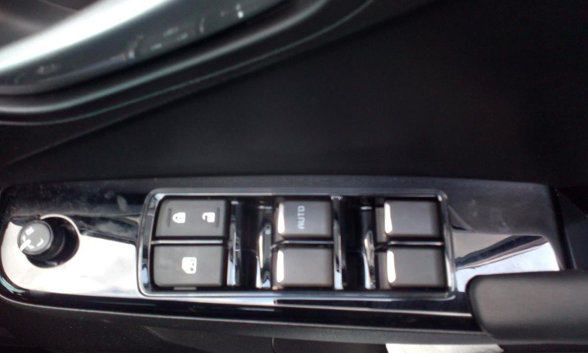 1000670103-part-image