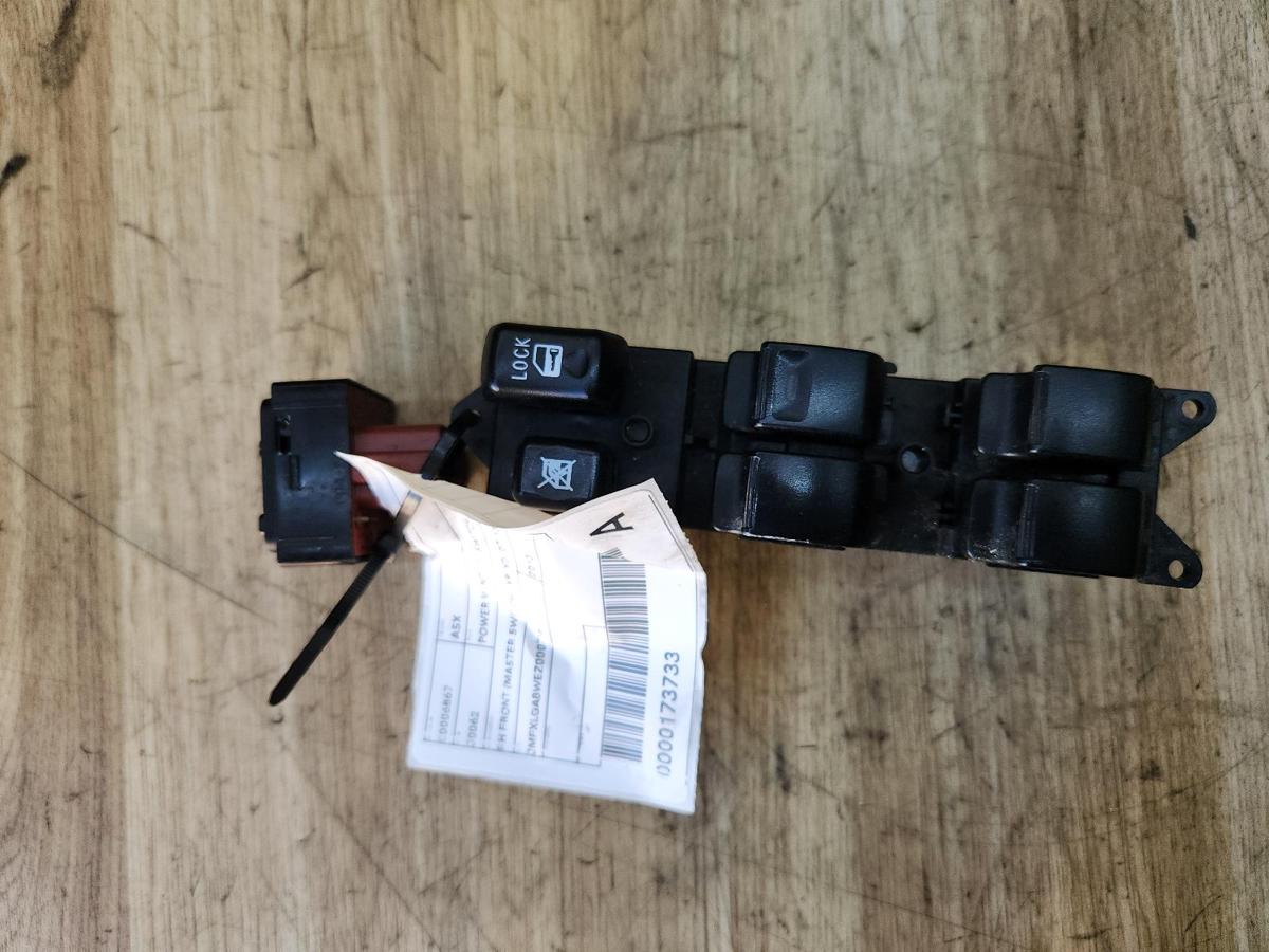 1000860744-part-image