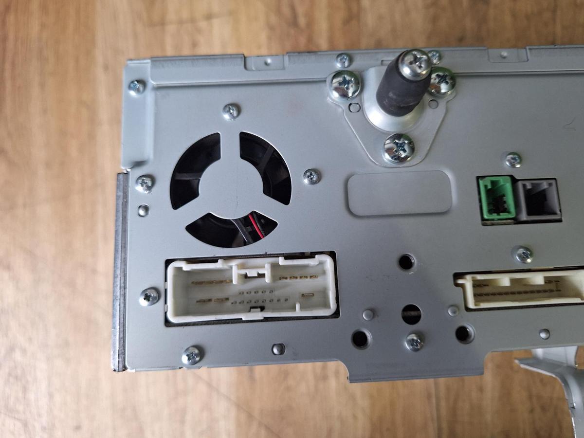 1000891418-part-image