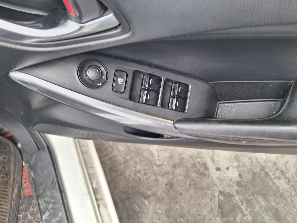 1000745067-part-image