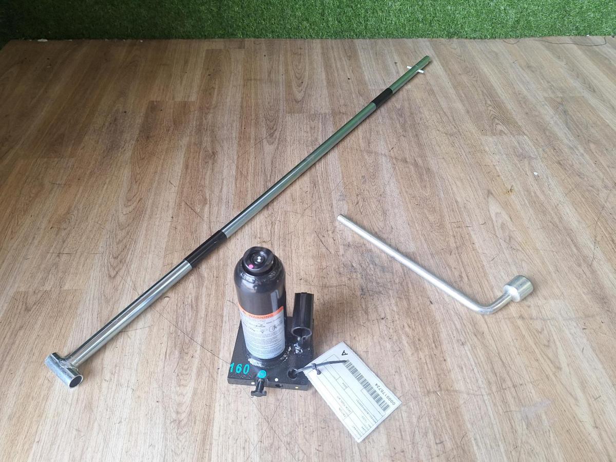 Jack/Tool Kit for MITSUBISHI TRITON