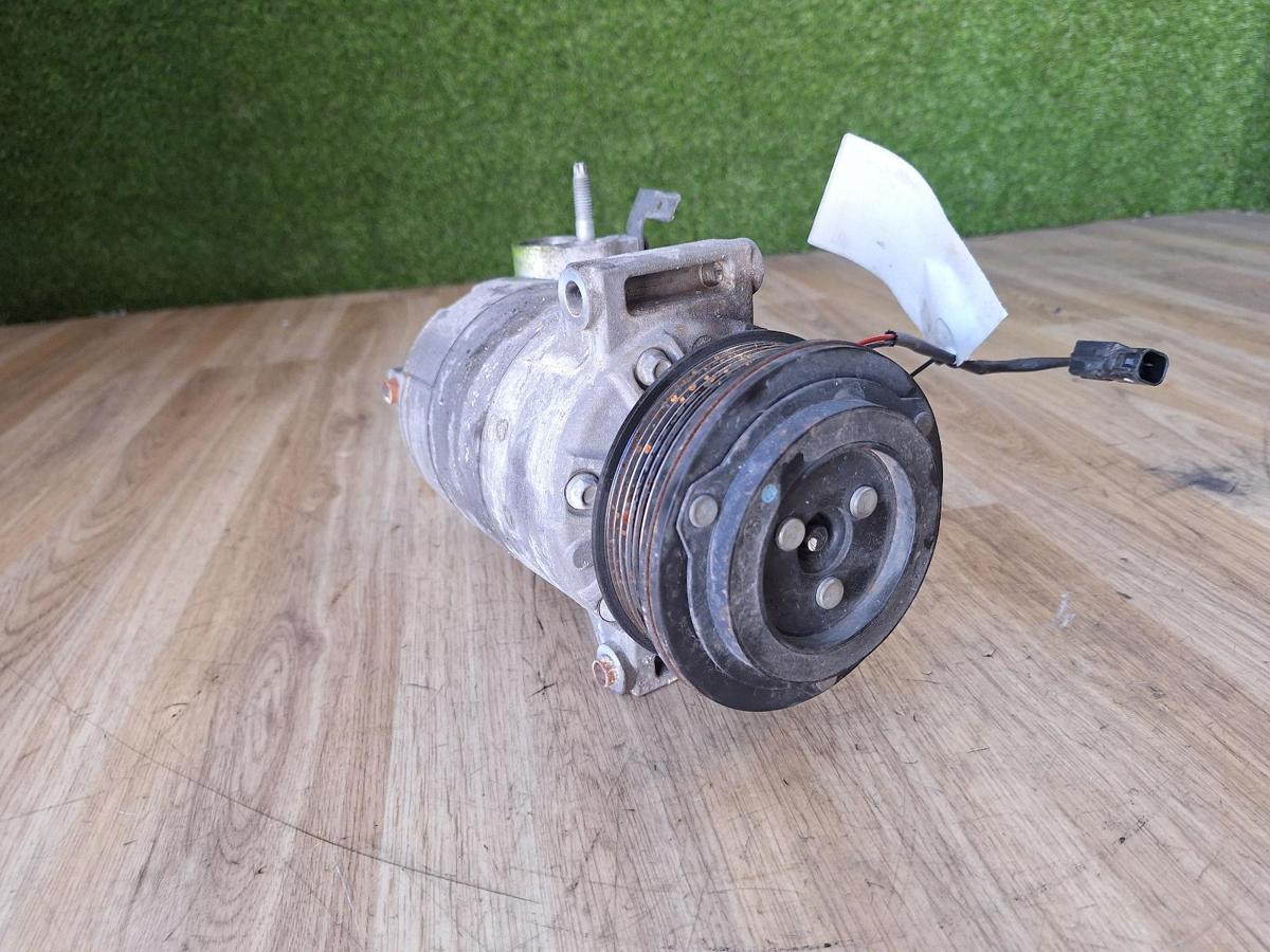 1000878349-A/C Compressor Top
