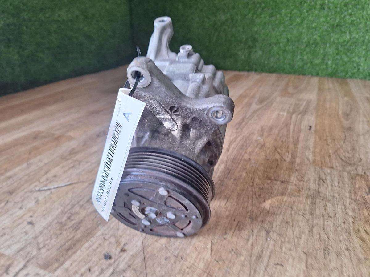 1000908619-A/C Compressor Top