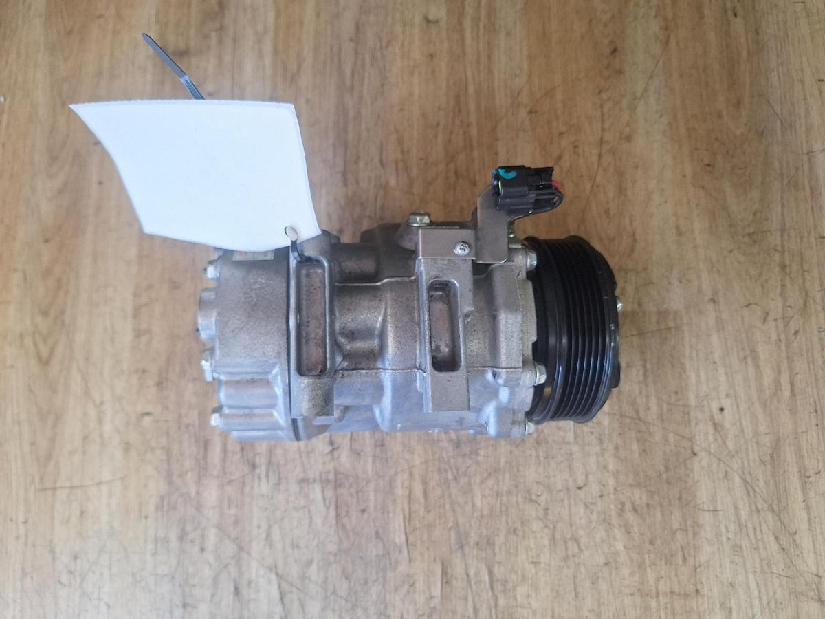 1000915674-A/C Compressor Top