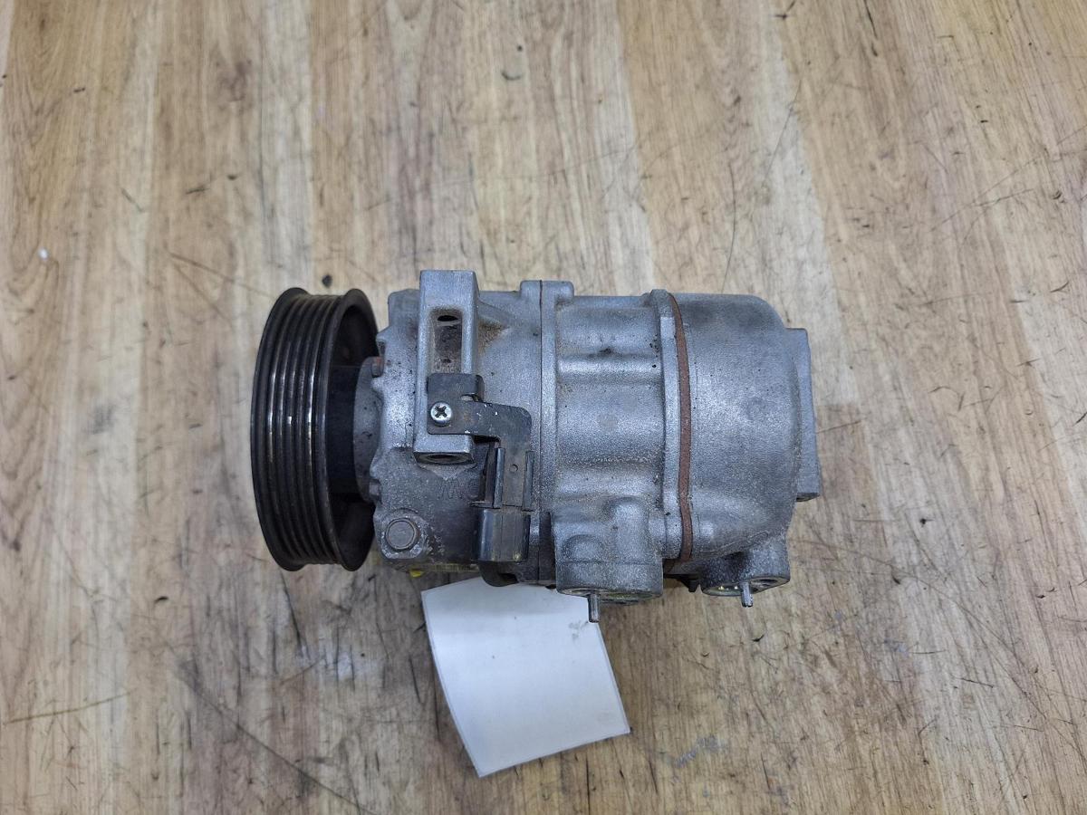 1000933088-A/C Compressor Top