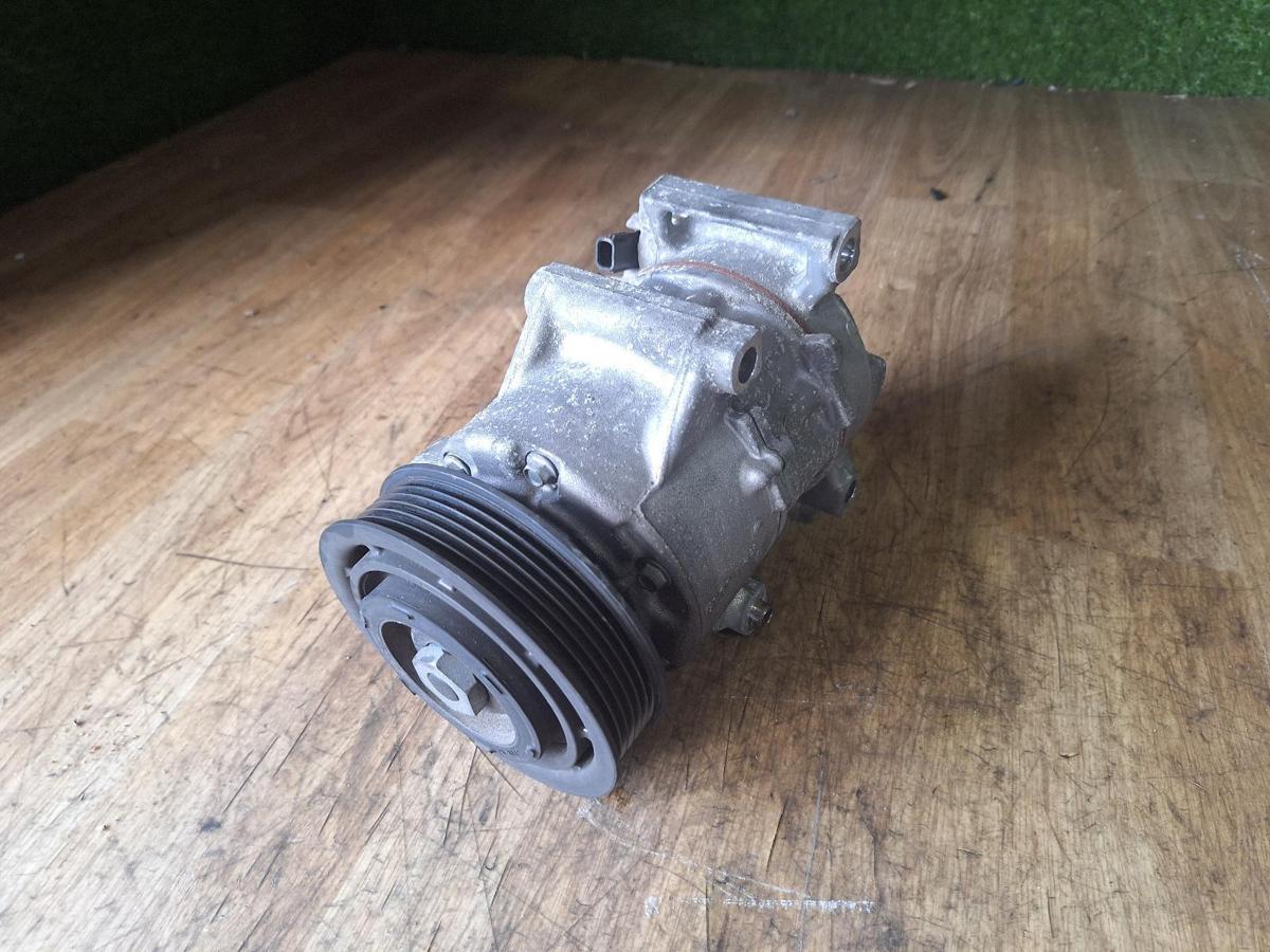 1000909750-A/C Compressor Top
