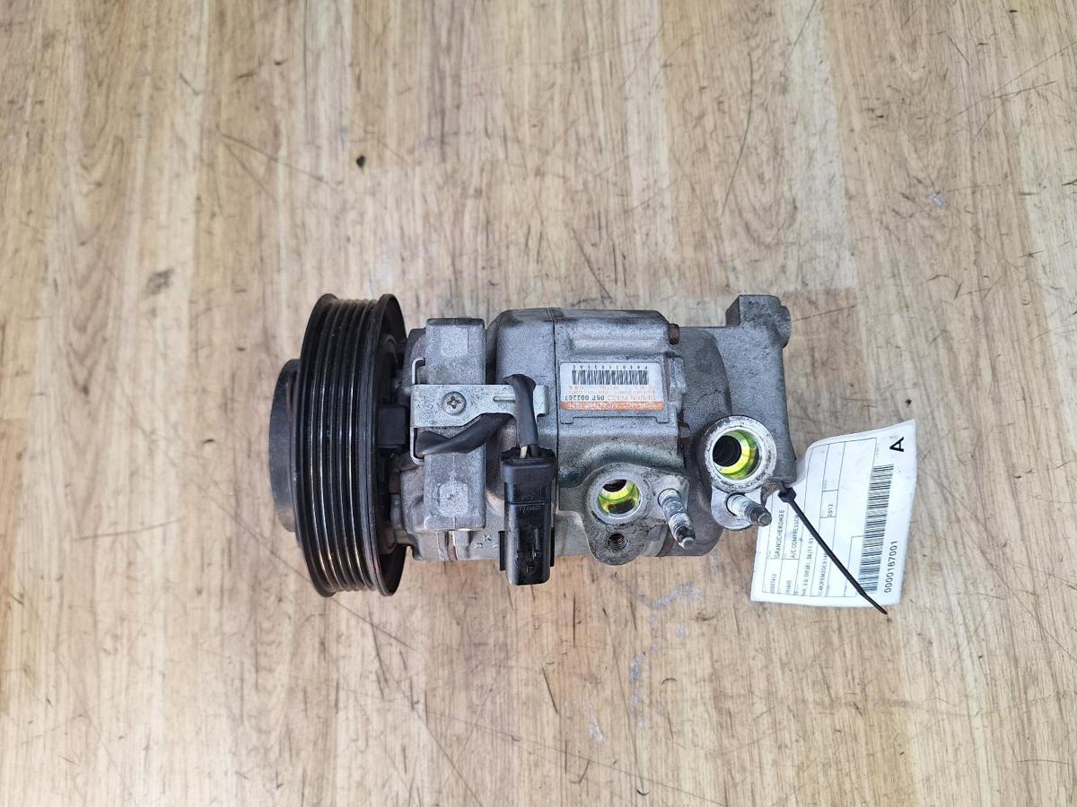 1000927511-A/C Compressor Top