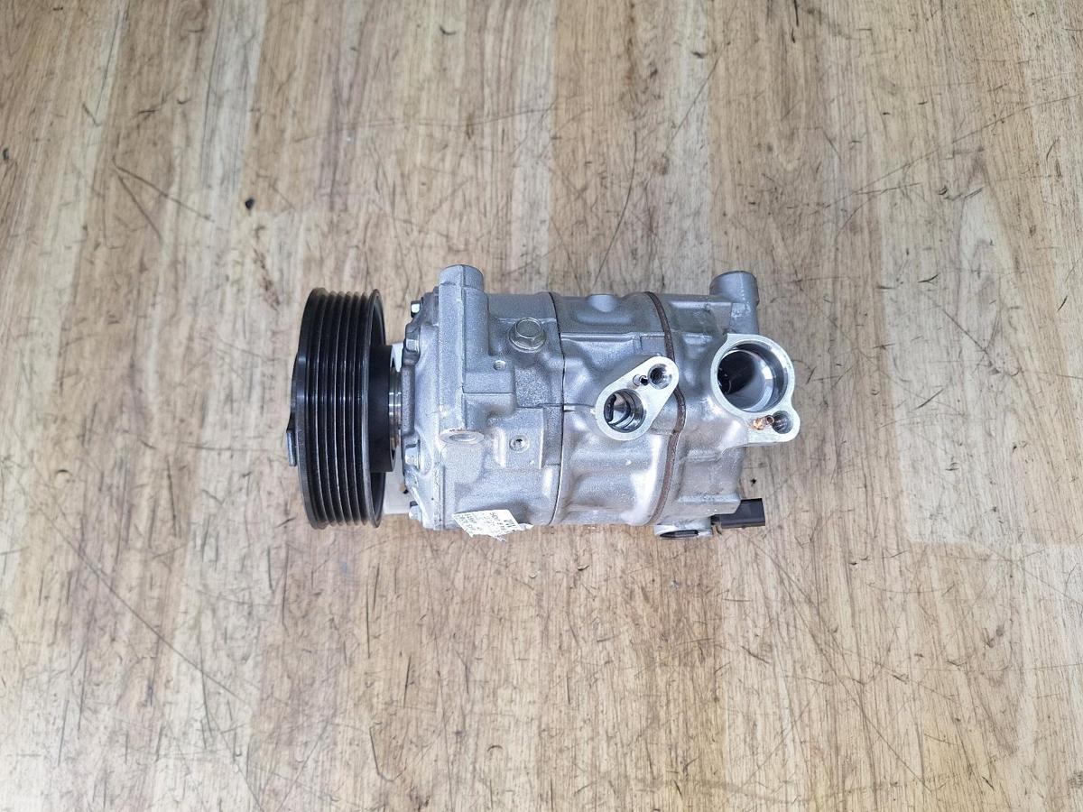 1000940801-A/C Compressor Top