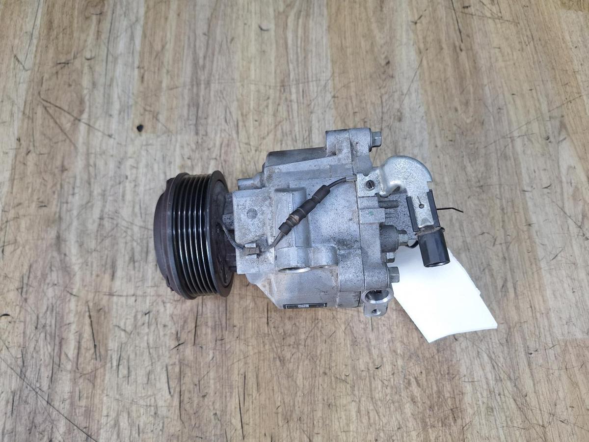 1000941334-A/C Compressor Top