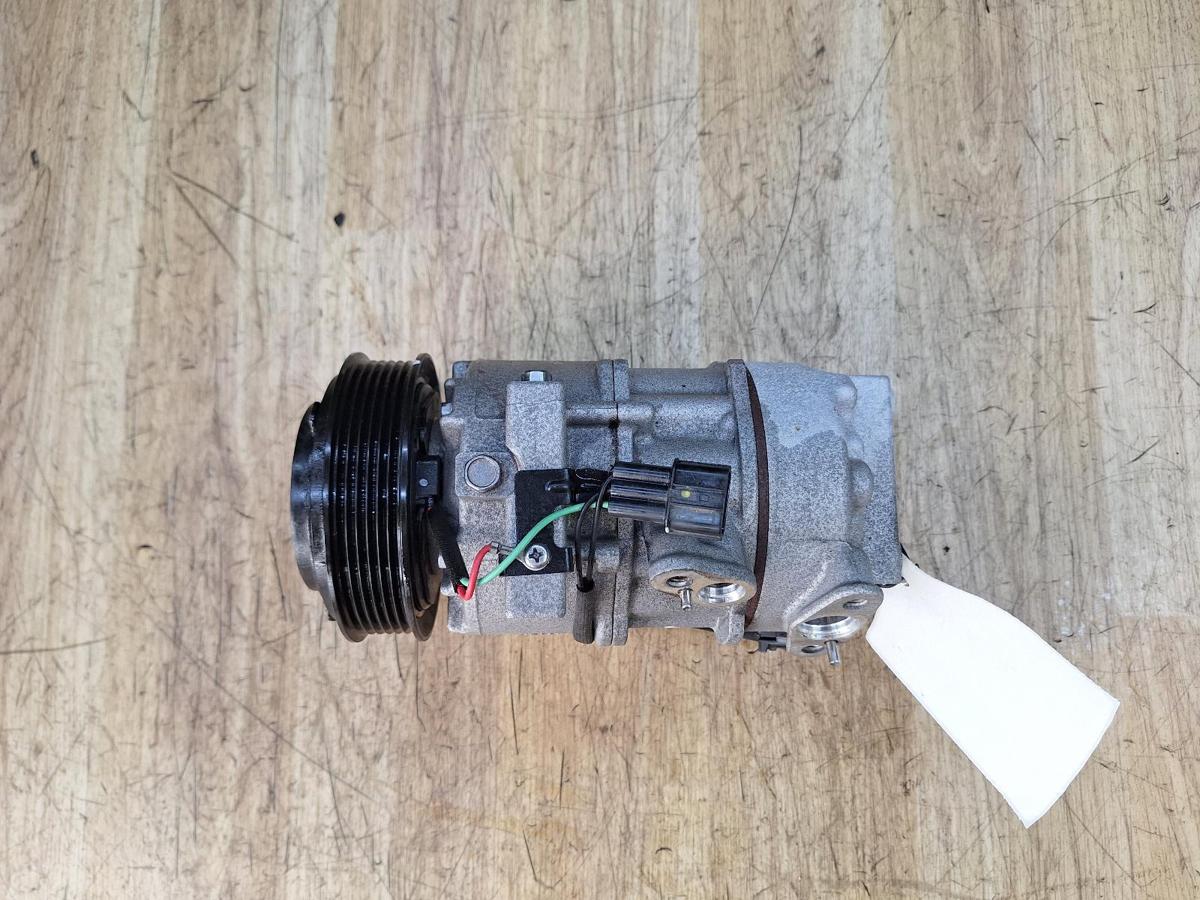 1000942455-A/C Compressor Top
