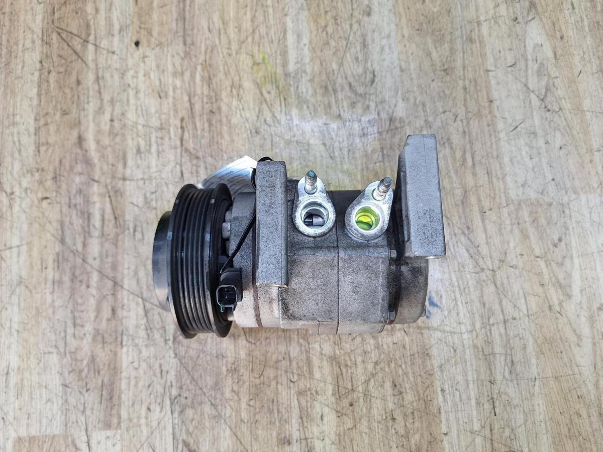 1000950056-A/C Compressor Top
