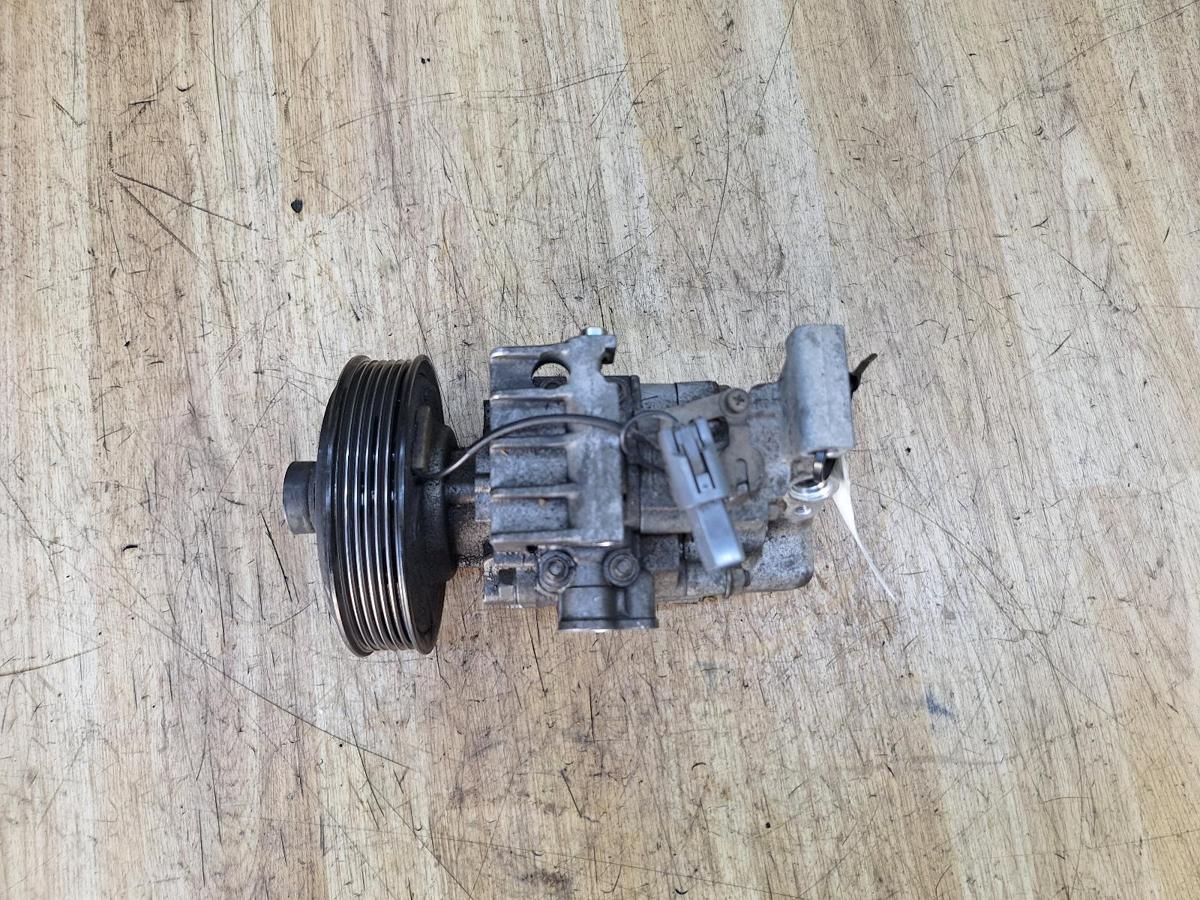 1000944861-A/C Compressor Top
