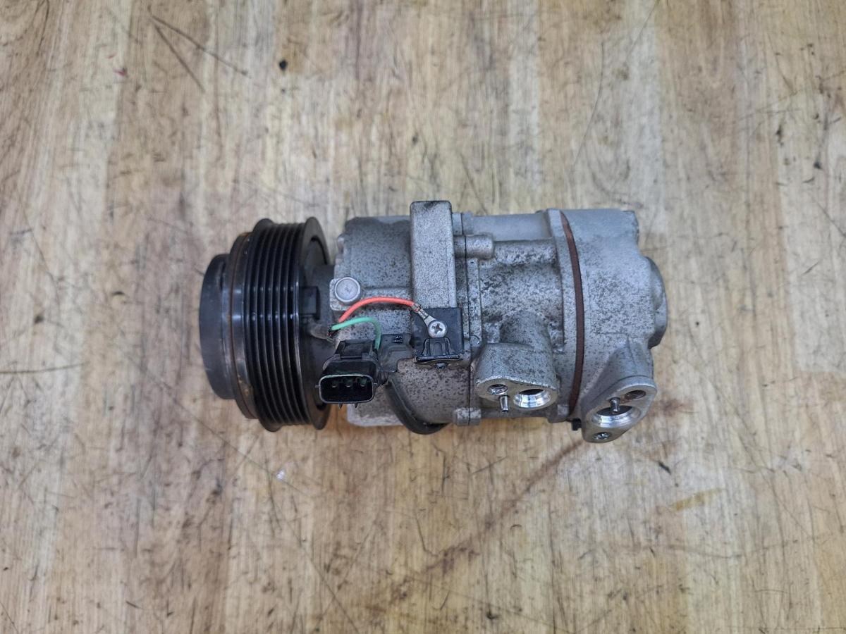 1000949214-A/C Compressor Top