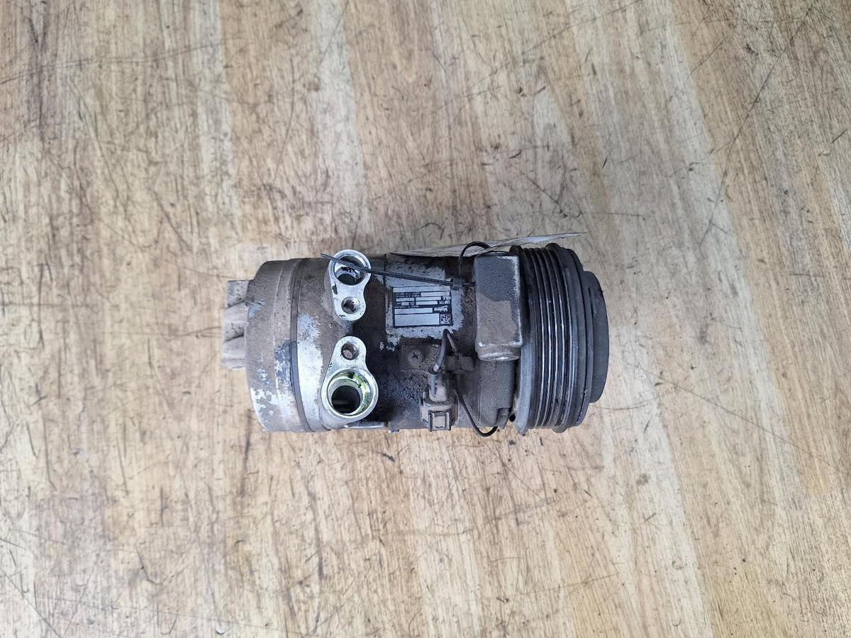 1000952193-A/C Compressor Top