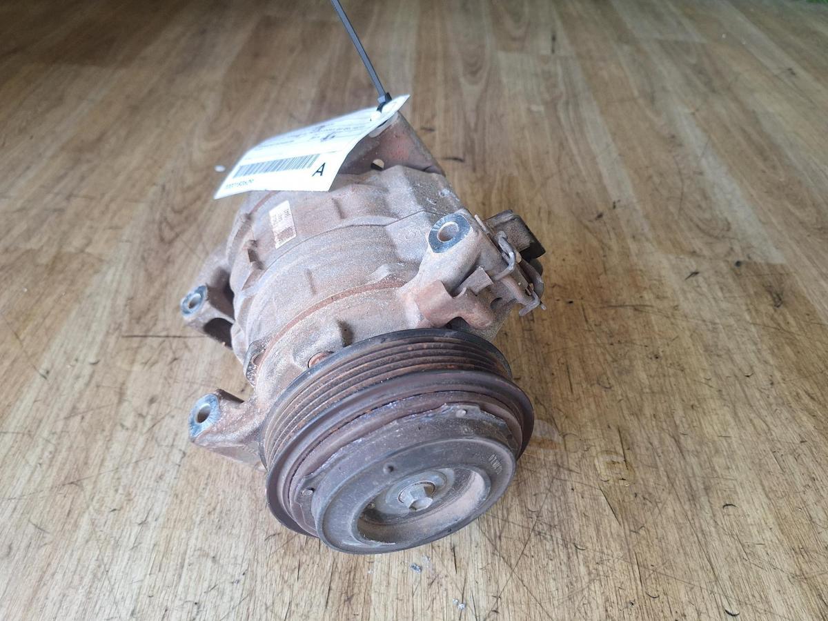 1000906732-A/C Compressor Top