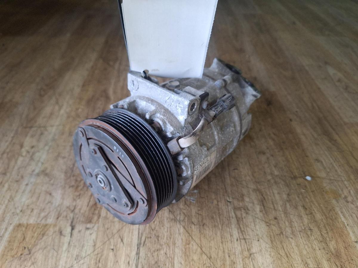 1000906219-A/C Compressor Top
