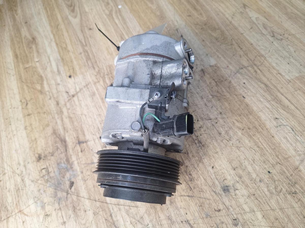 1000895560-A/C Compressor Top
