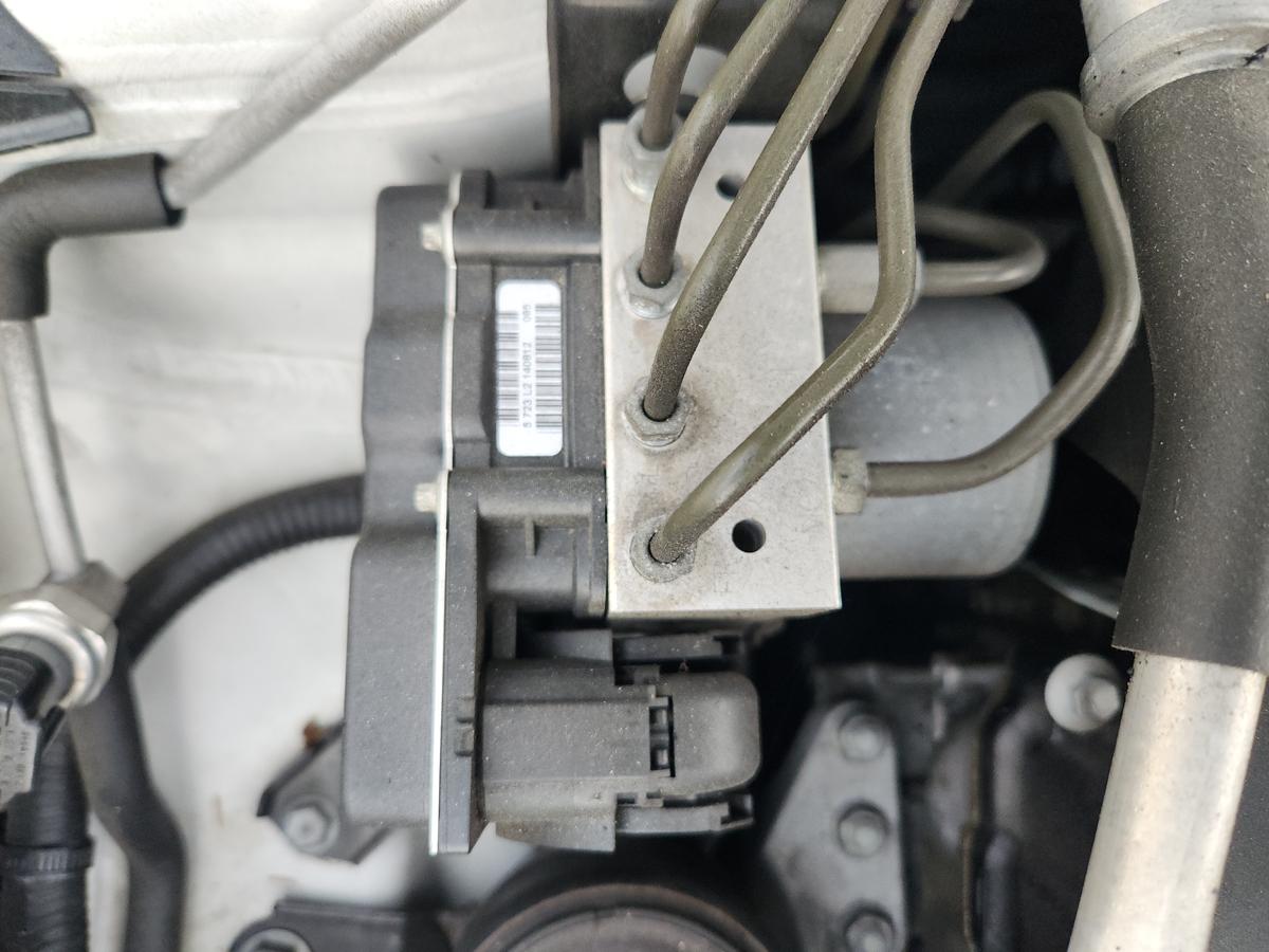 1000947885-Abs Pump/Modulator
