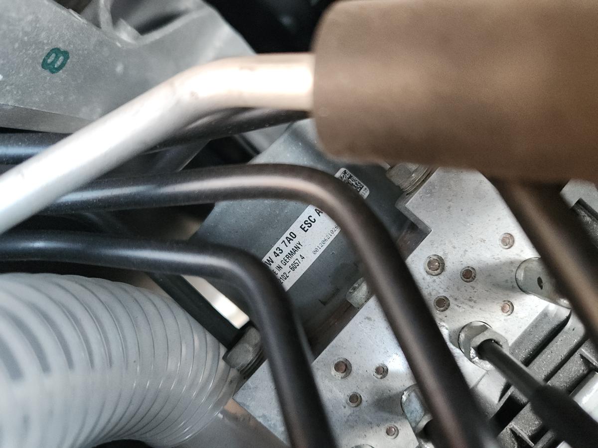 1000948941-Abs Pump/Modulator