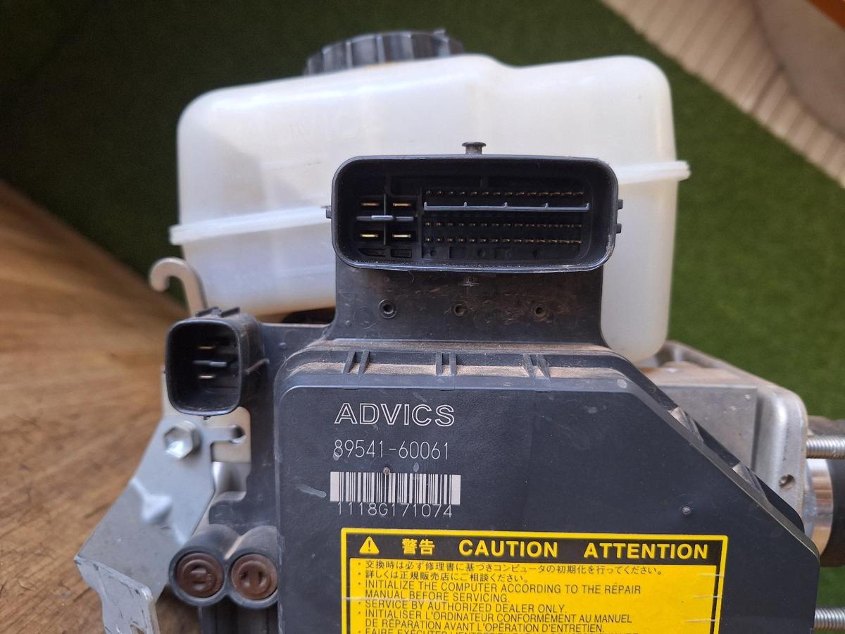 1000901148-Abs Pump Modulator Plug