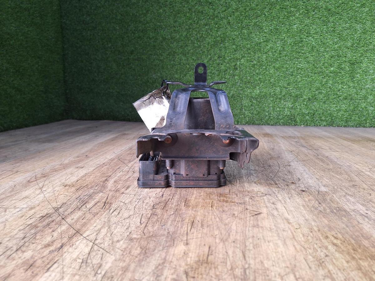 1000952580-Abs Pump Modulator Rear