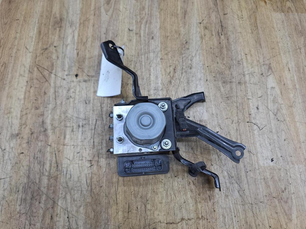 1000929081-Abs Pump Modulator Top