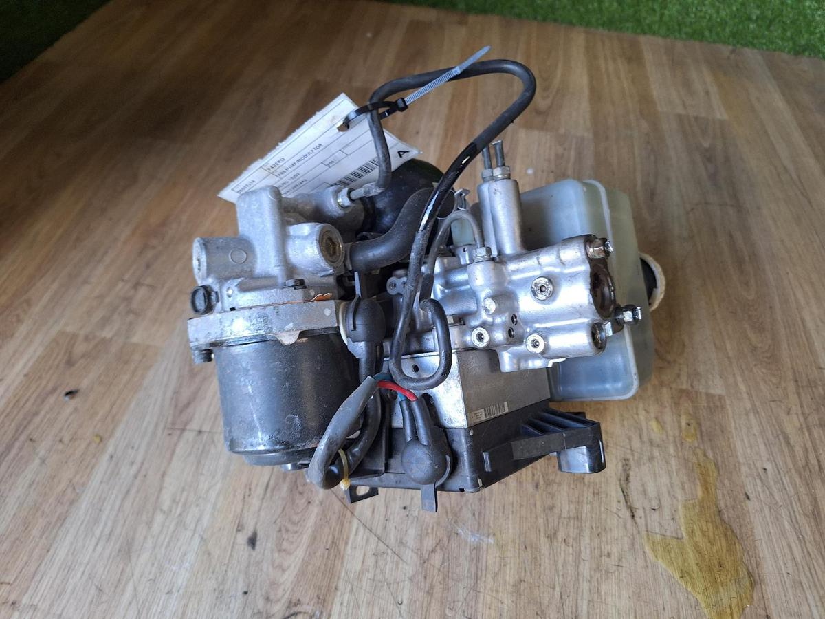 1000878005-Abs Pump Modulator Top