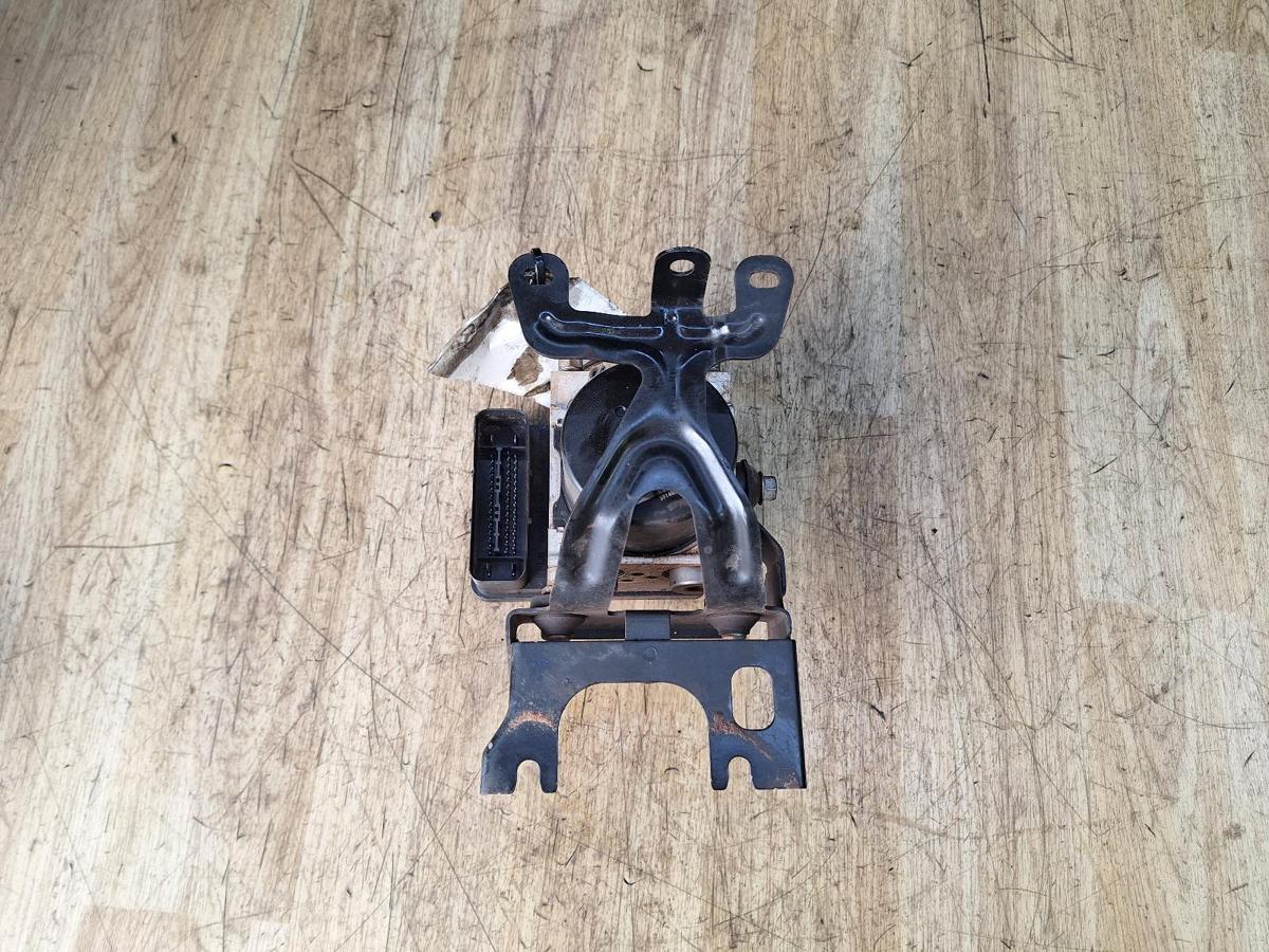 1000952580-Abs Pump Modulator Top