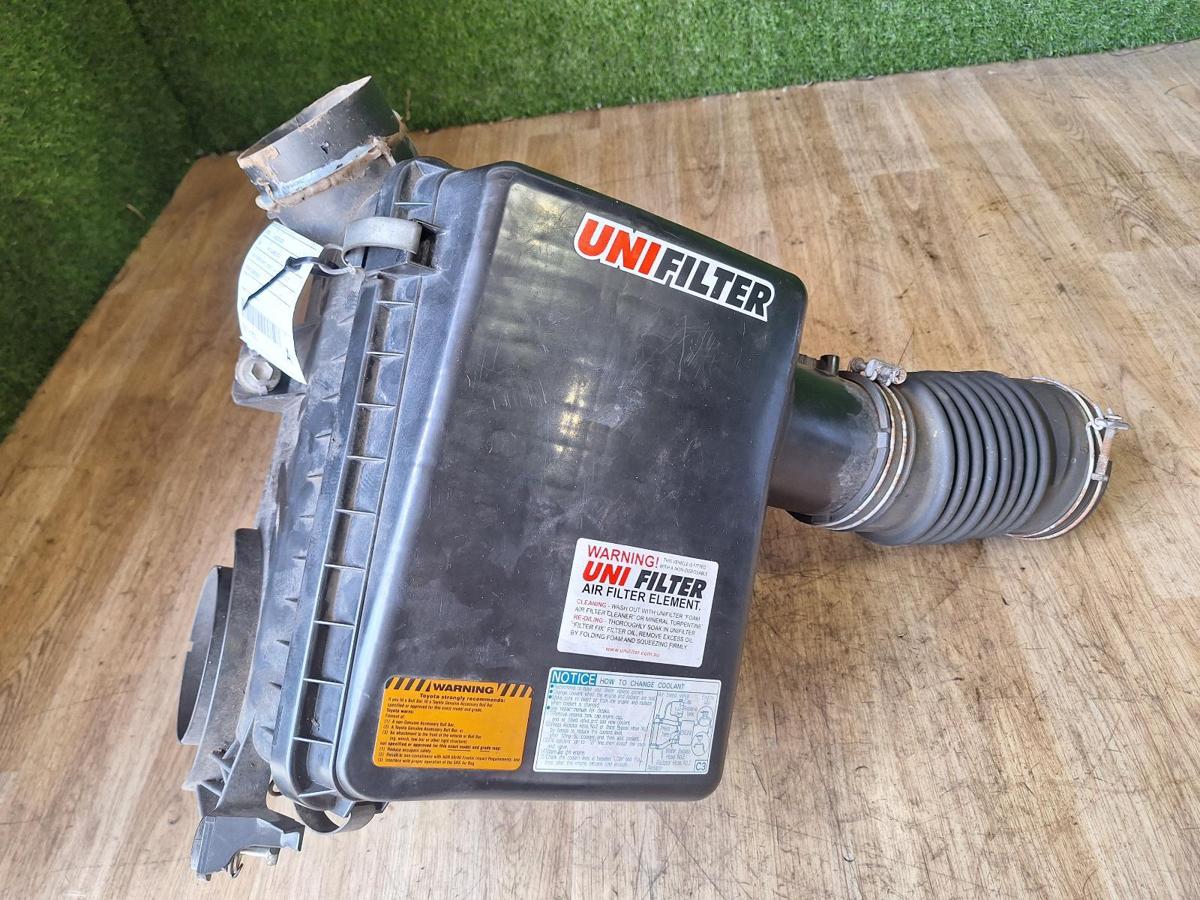 1000902855-Air Cleaner Box Top
