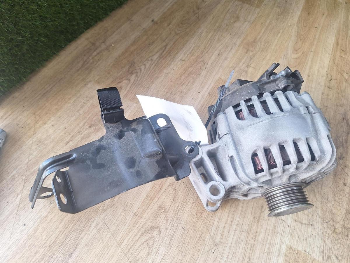 1000897920-Alternator Top