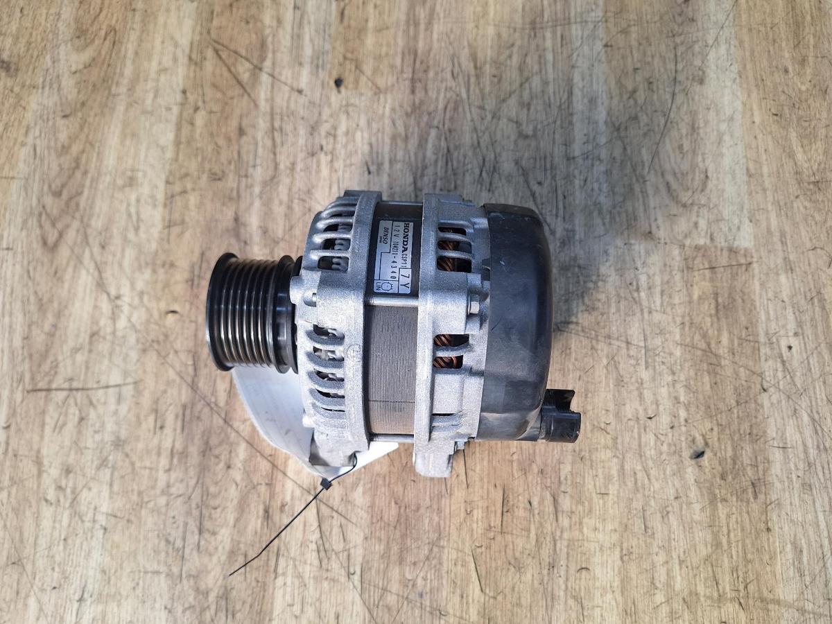 1000932051-Alternator Top