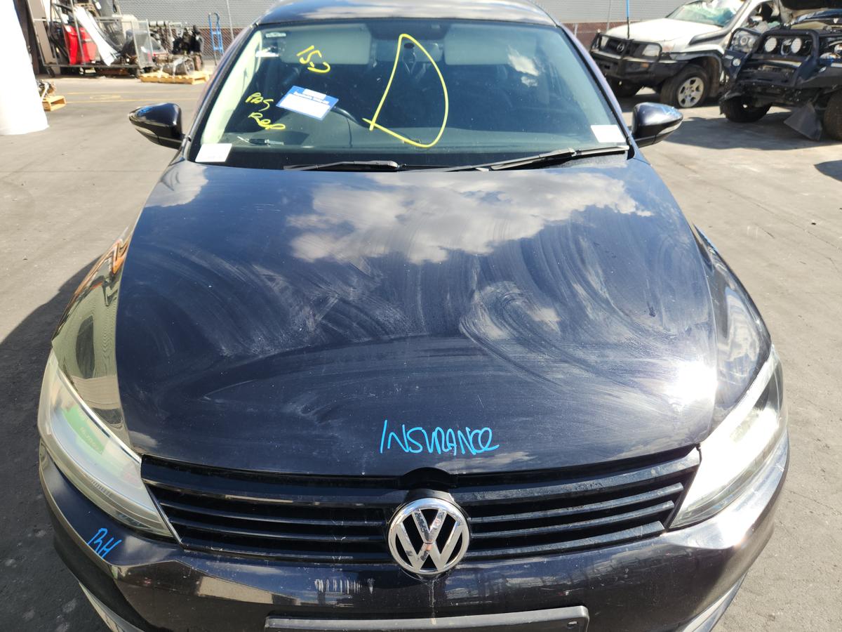 1000939651-Bonnet