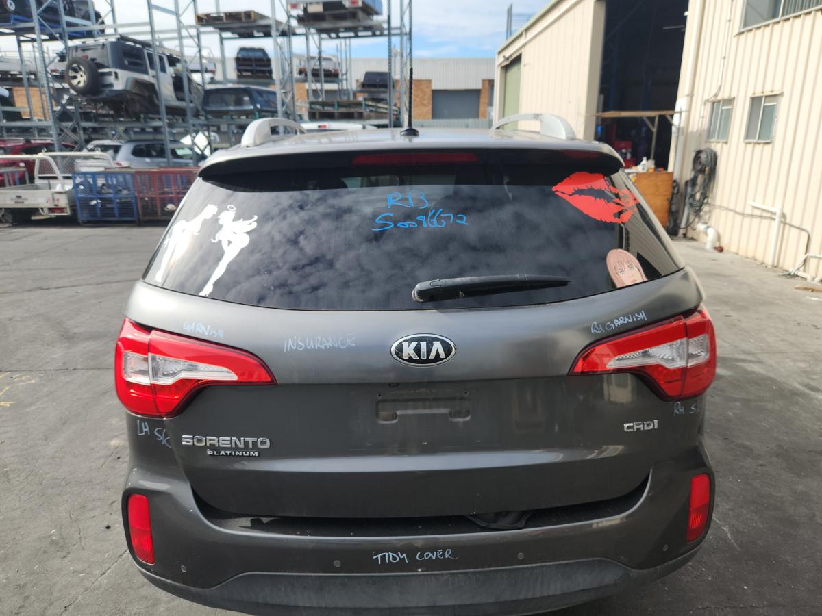 1000933141-Bootlid_Tailgate