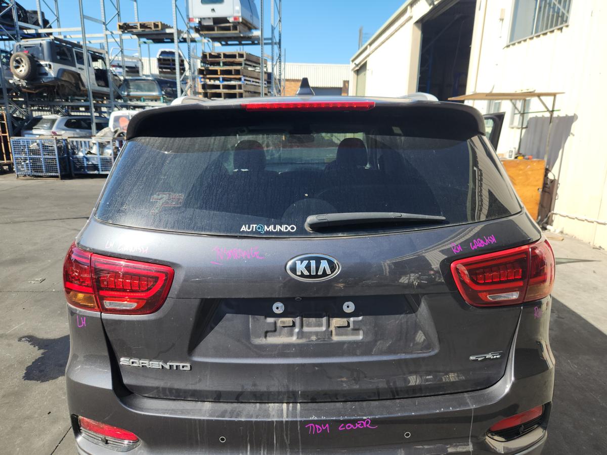 1000933416-Bootlid_Tailgate