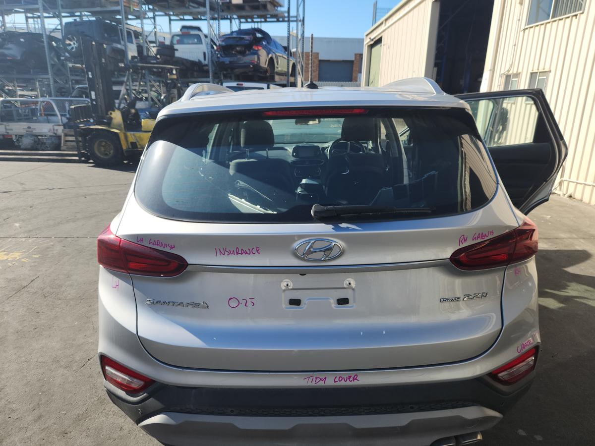 1000930543-Bootlid_Tailgate