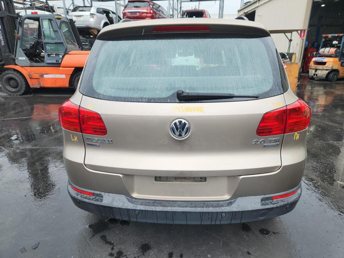 1000959181-Bootlid_Tailgate
