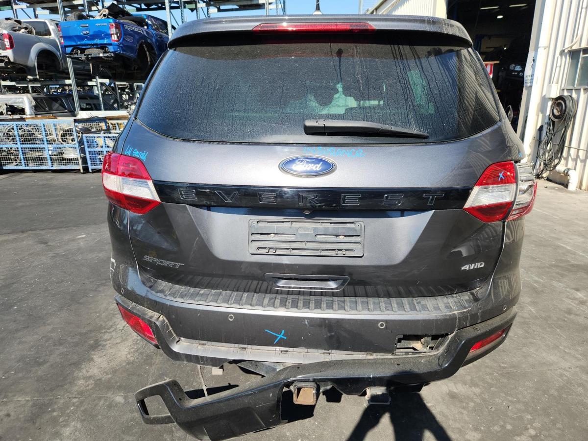 1000952486-Bootlid_Tailgate