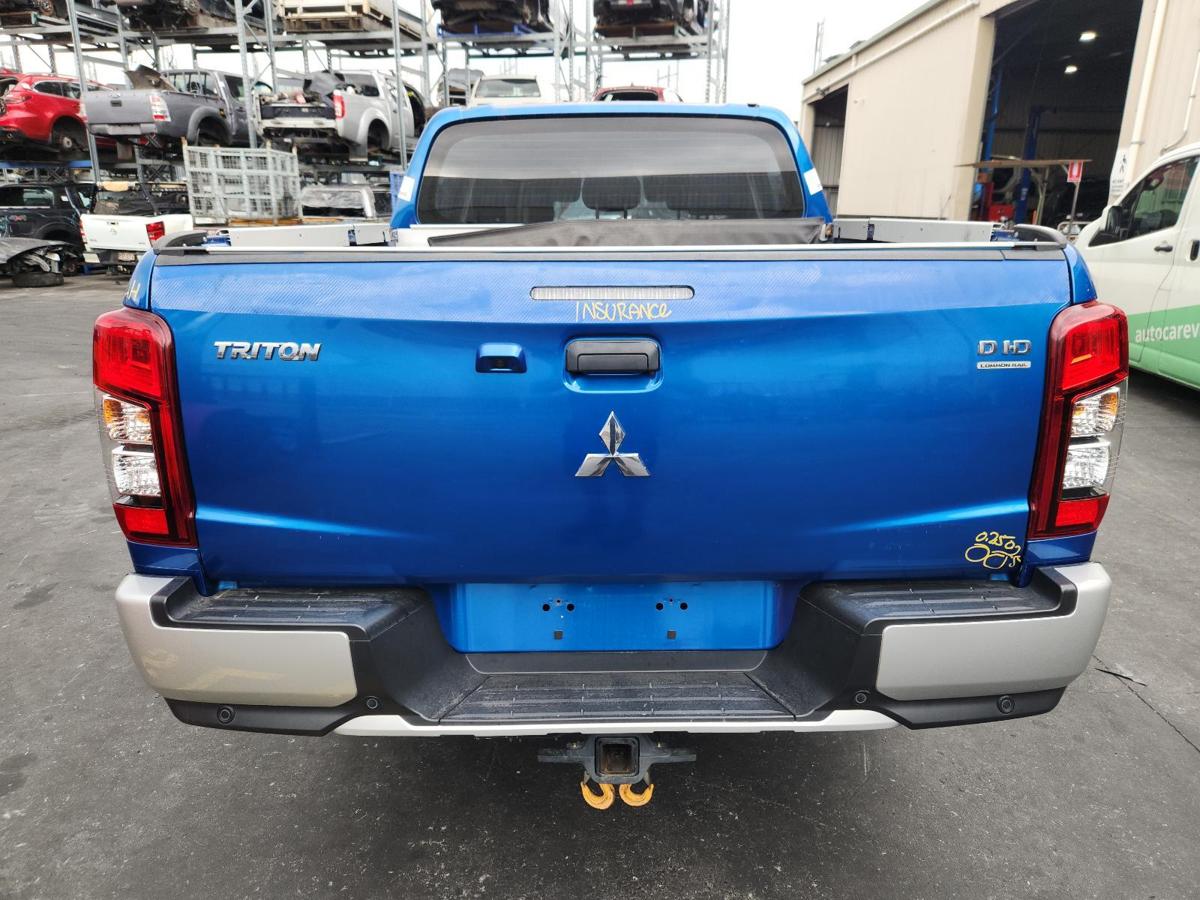 1000957223-Bootlid_Tailgate