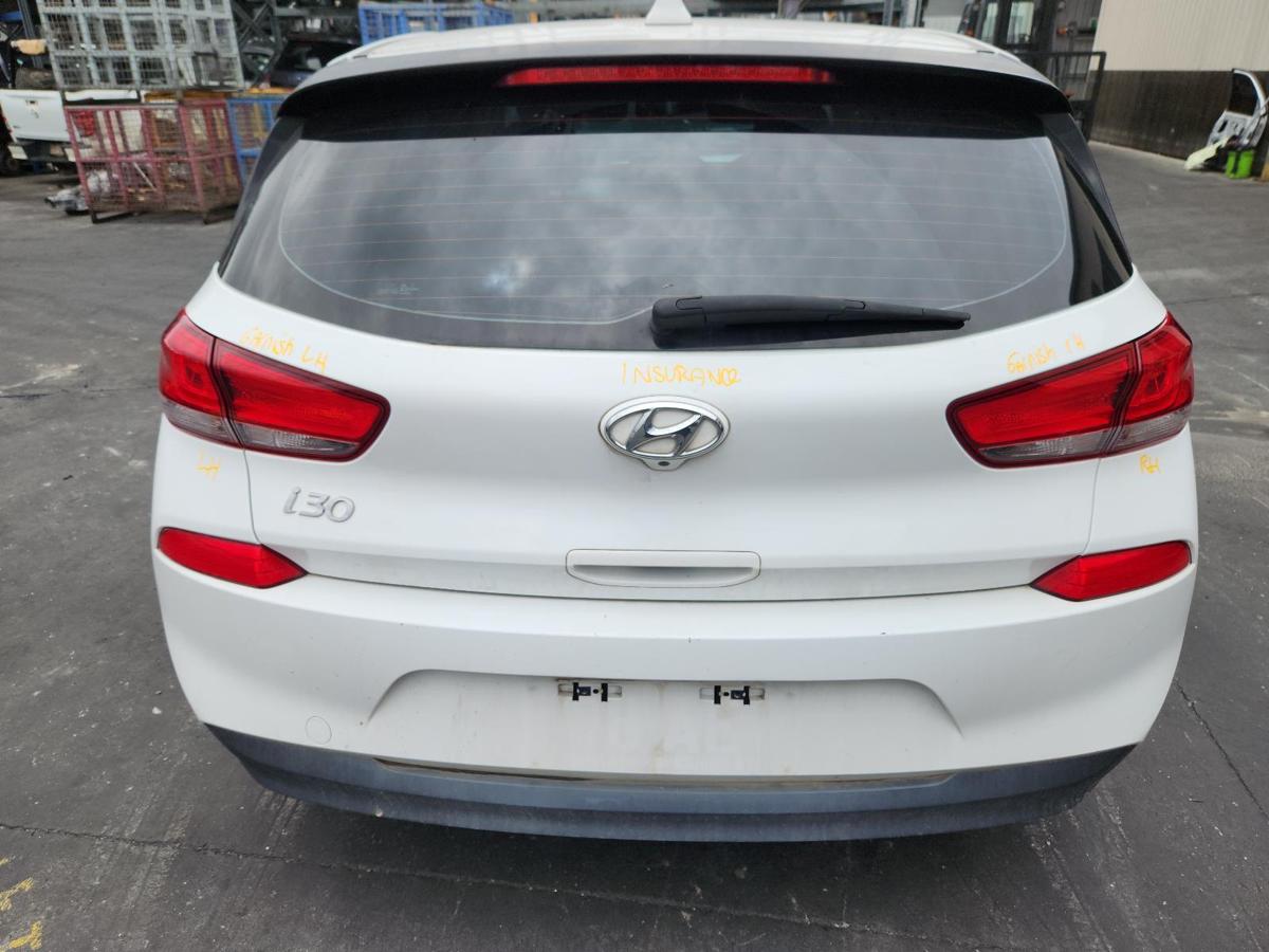 1000957644-Bootlid_Tailgate
